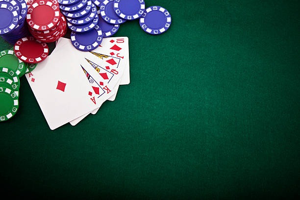 cap togel Aviator mobile interface showing live-dealer tables and slot games